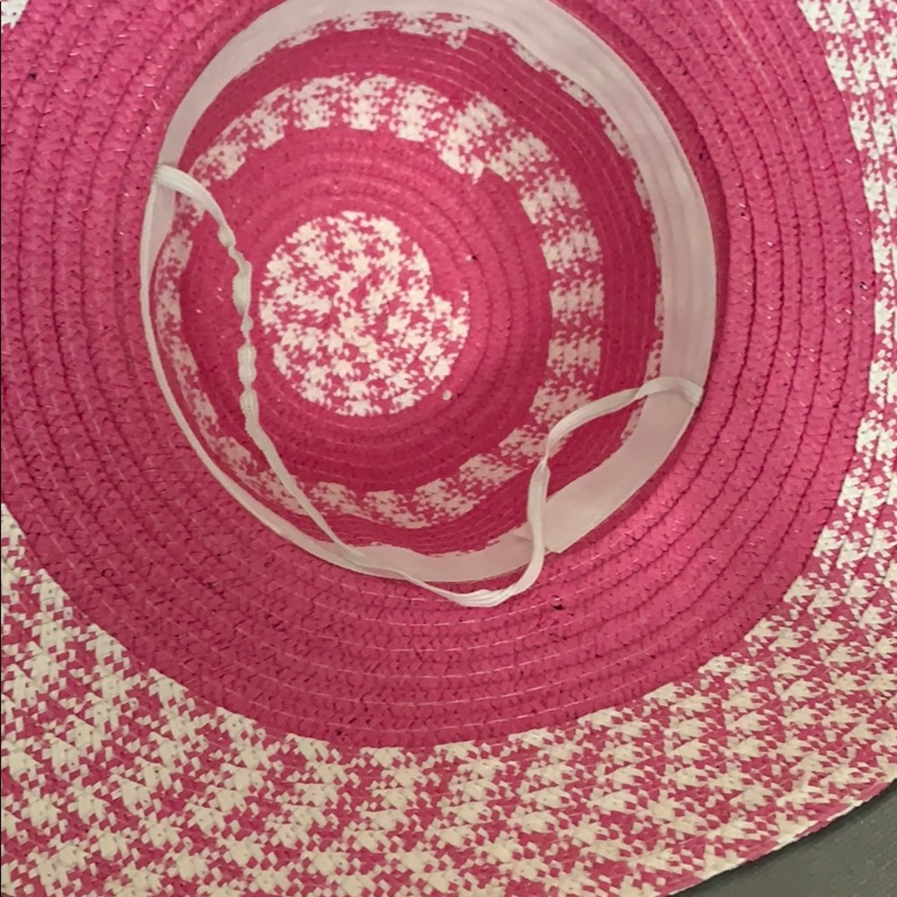 Pink/White Sun Hat! ๐ - Picture 3 of 4